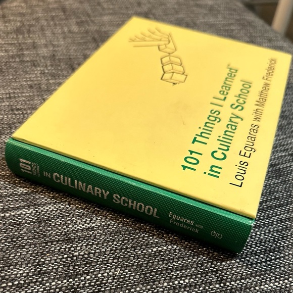 Book: hardcover: “101 Things I Learned In Culinary School” - Picture 2 of 6